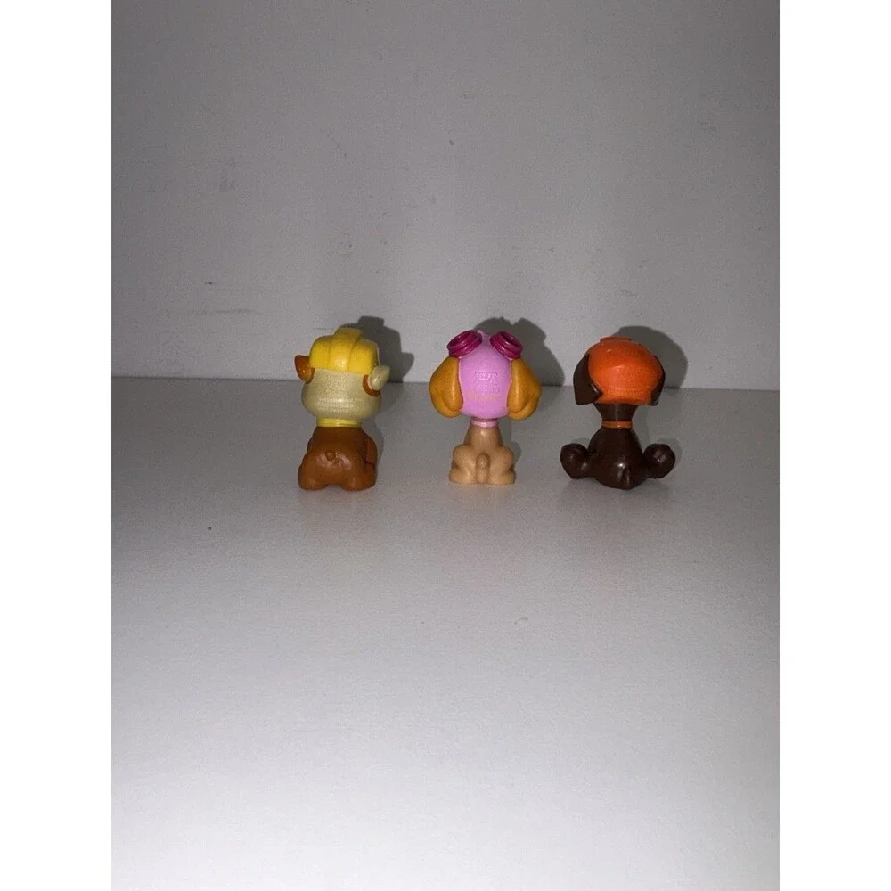 3 mini paw patrol figures Skye, Zuma, Rubble